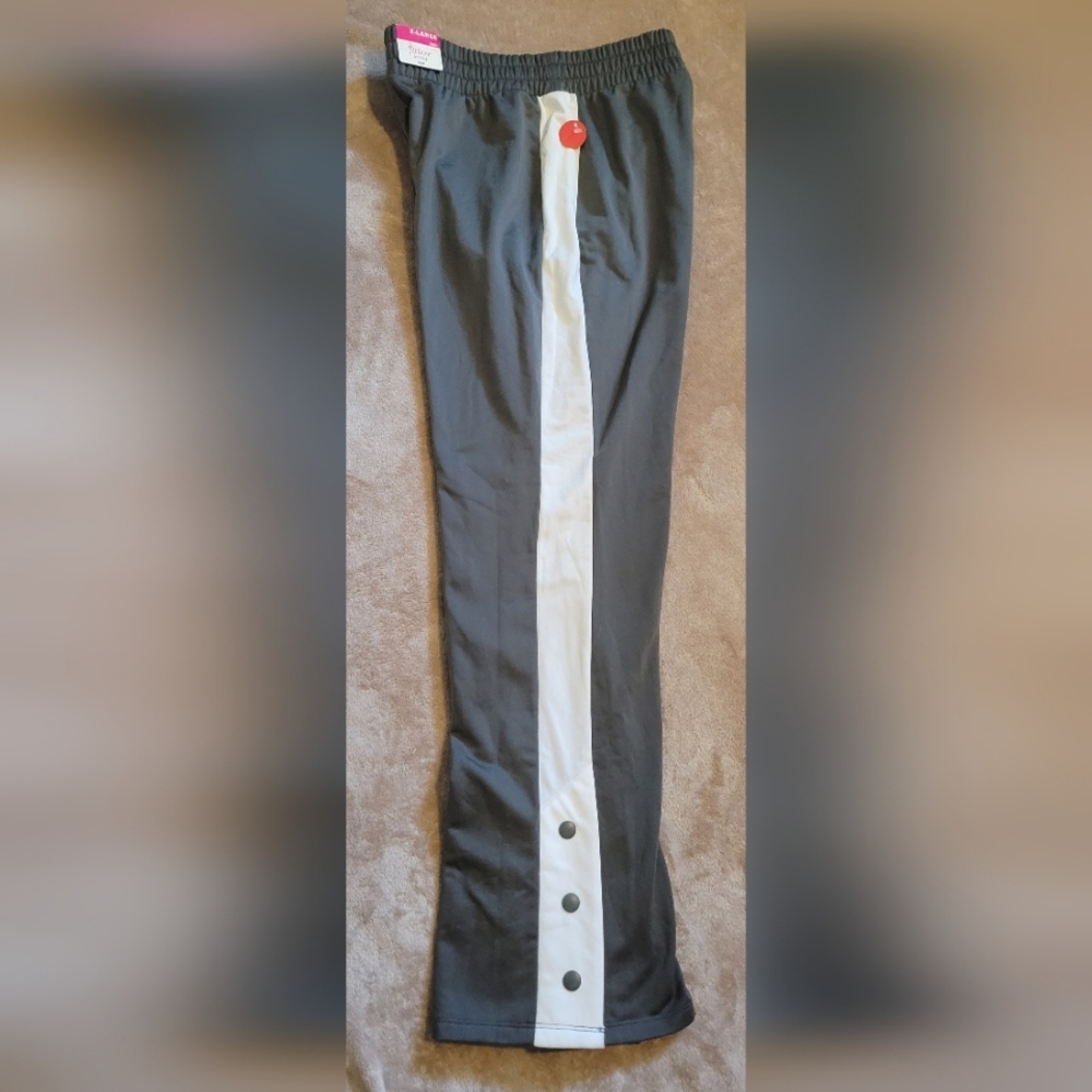 *NWT* Flirtitude XL Gray Ankle Snap Joggers